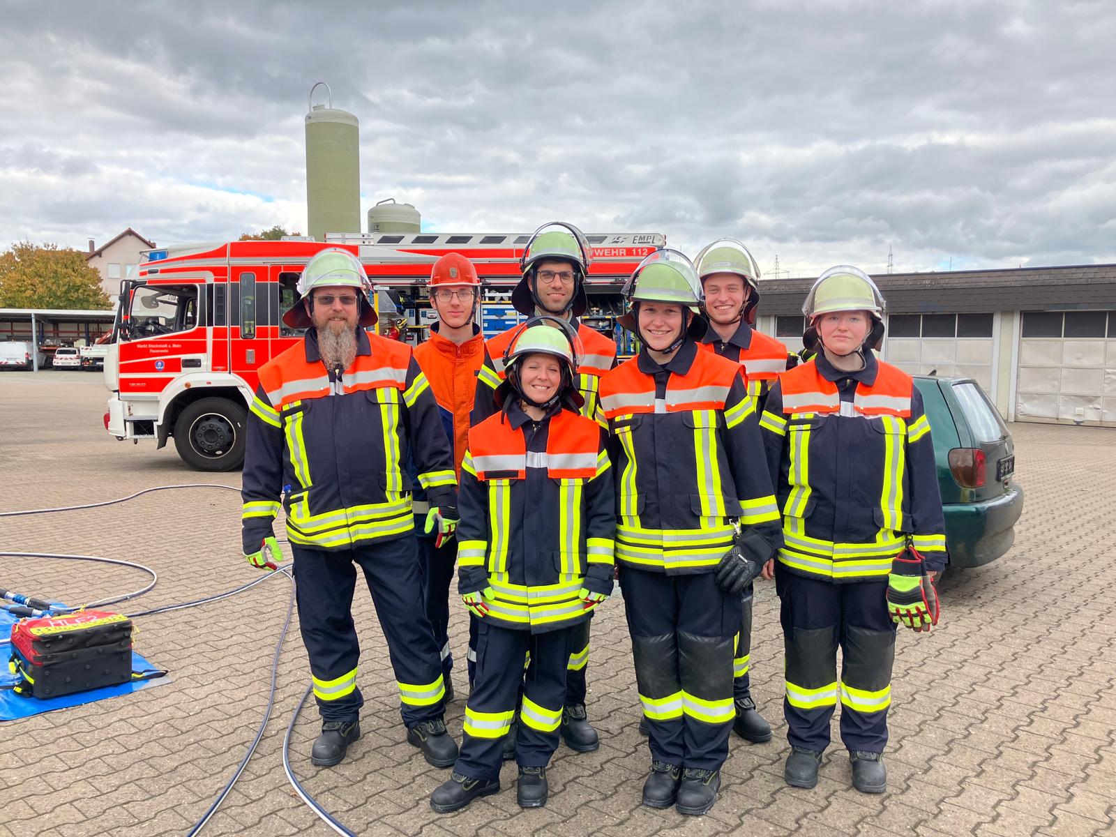 Erfolgreicher Lehrgangsabschluss stärkt Feuerwehr Wenigumstadt um 7 ausgebildete Einsatzkräfte